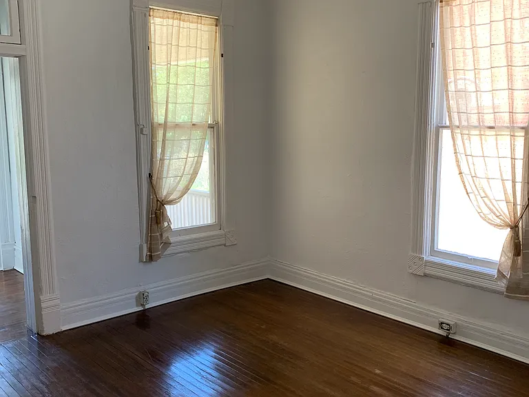 306 Walter St SE — Photo 10