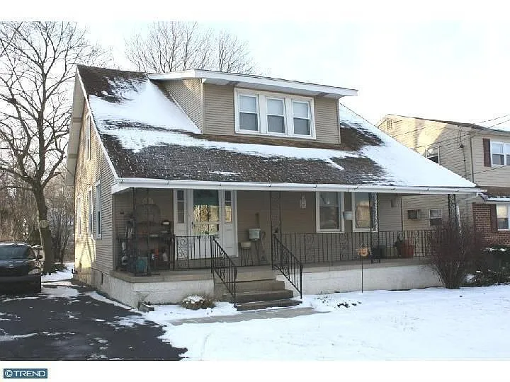 429 Bannockburn Ave photo 1