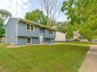 319 Bates St, Waterloo, IA 50703