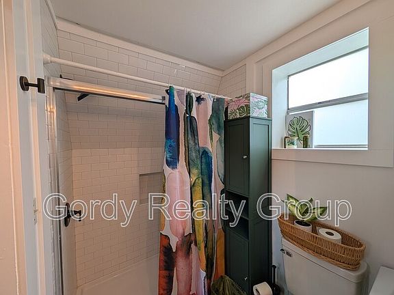 5th image of 2943 Noland St