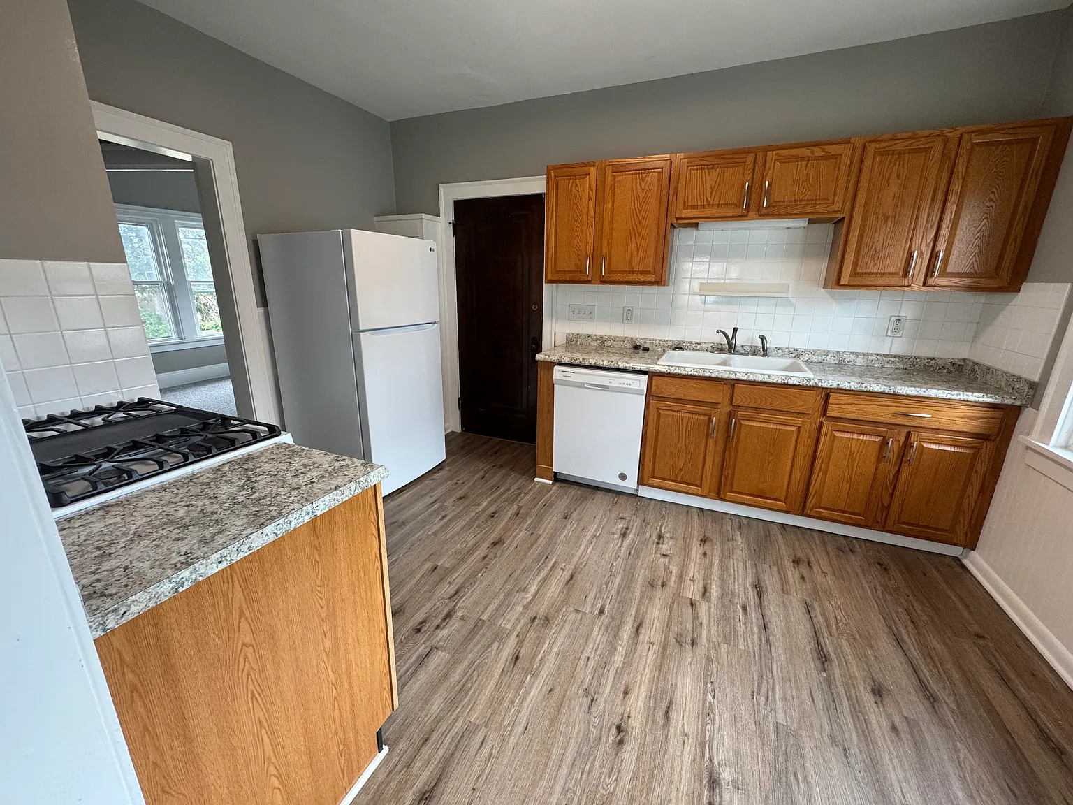 2 bed, 1184 sqft, $1,500 — Photo 2