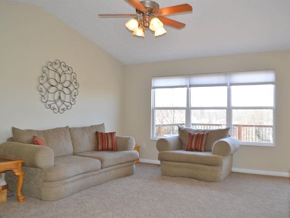 3rd image of 10186 Chestnut Oak Dr
