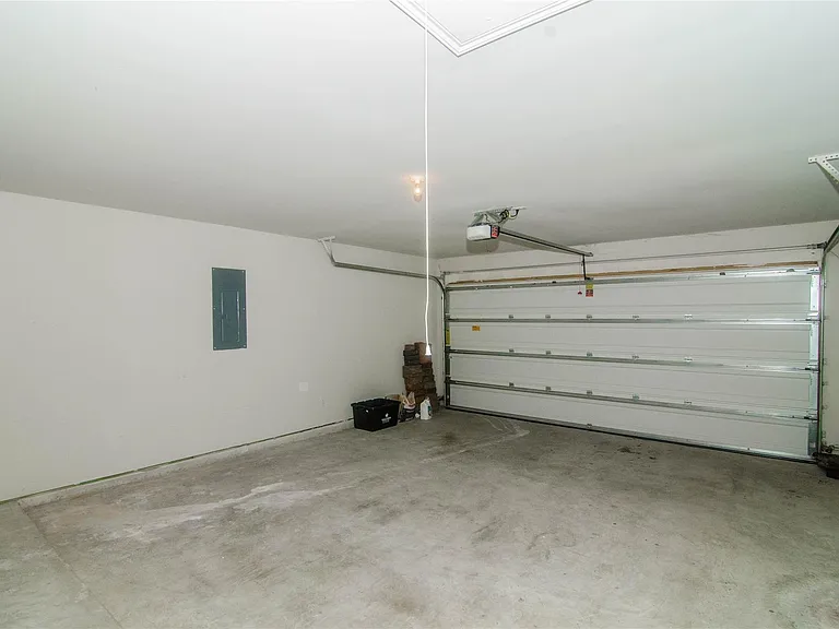 29219 Dunns Creek Ct — Photo 16