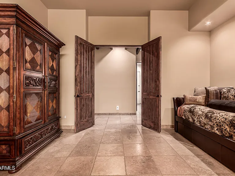 36138 N Summit Dr — Photo 10