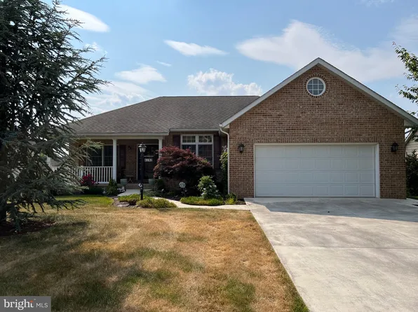 6192 Oak Leaf Ln N, Fayetteville, PA 17222