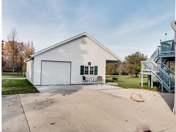 3rd image of 11852 Joy Acres Ln