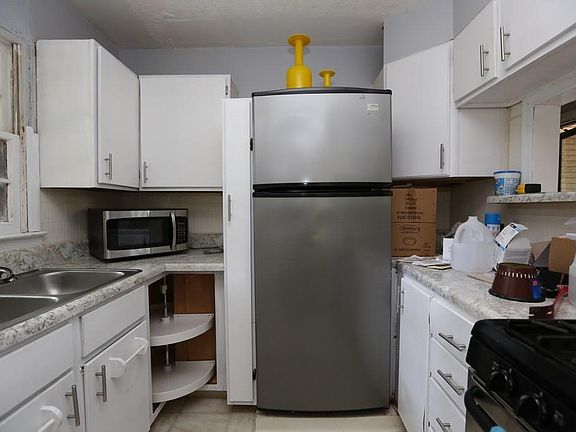 5th image of 1095 Adcock Cir SW