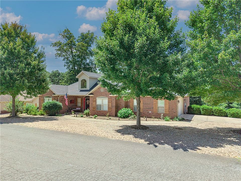 1st image of 73 Eddleston Dr