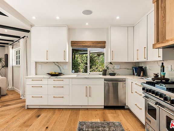 5th image of 16644 Calneva Dr