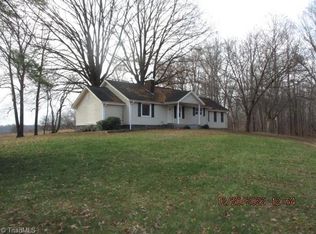 1512 Misty Hollow Rd, Yadkinville, NC 27055