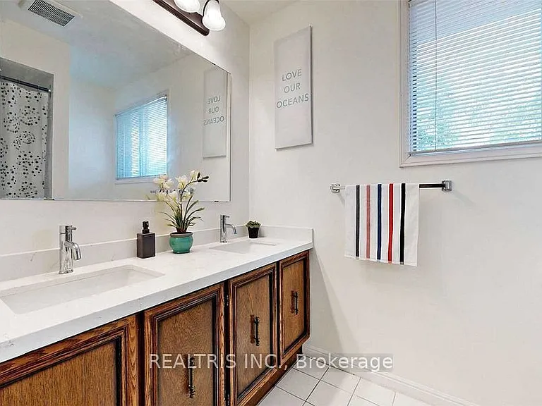 68 Gretman Cres — Photo 33