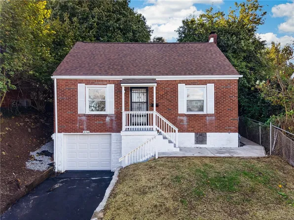 2760 Glenny Ln, West Mifflin, PA 15122