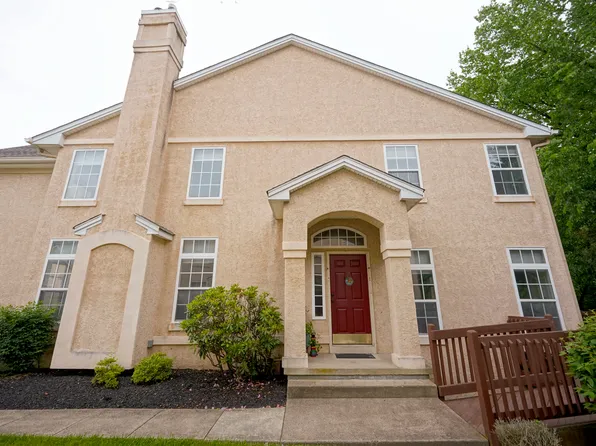 16 Buckingham Pl, Cherry Hill, NJ 08003