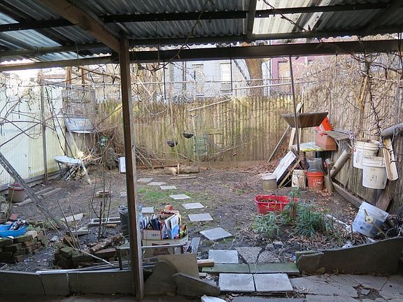 4th image of 614 Willoughby Ave