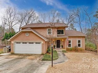 7055 Mariners Ct, Tega Cay, SC 29708
