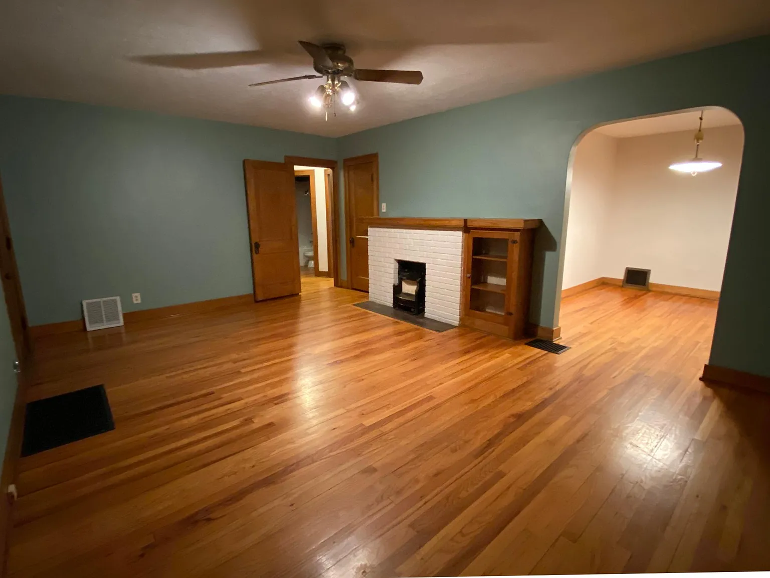 2 bed, 1048 sqft, $1,075 — Photo 3