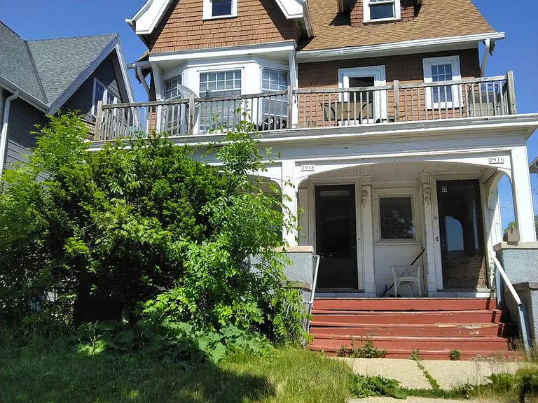 2916-18 N Murray Ave — Photo 1