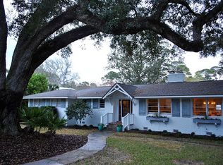 221 Magnolia Ave, Saint Simons Island, GA 31522