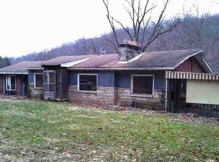 626 McGovern Blvd, Coraopolis, PA 15108