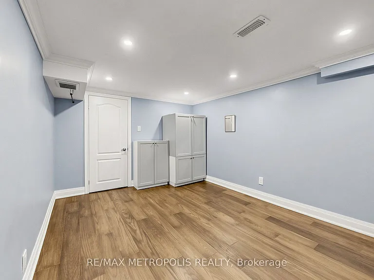 61 Horseshoe Cres #BASEMENT — Photo 19