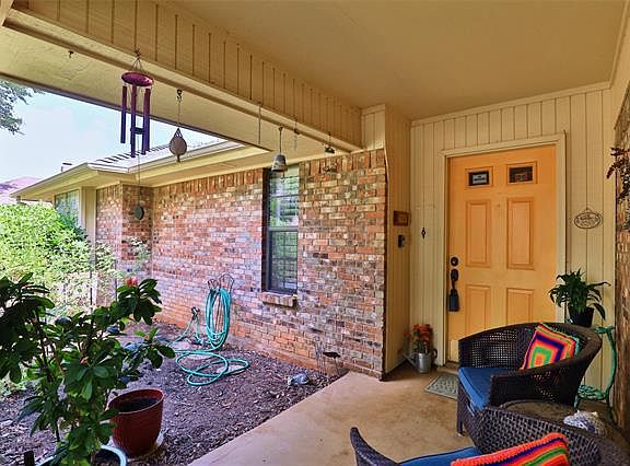 3rd image of 39 Augusta Dr