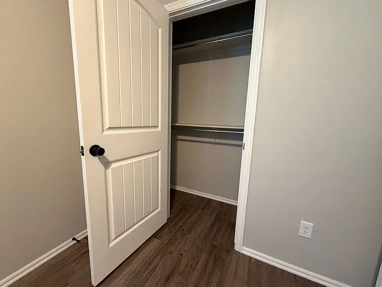 404 Chalk Hill Ct — Photo 27