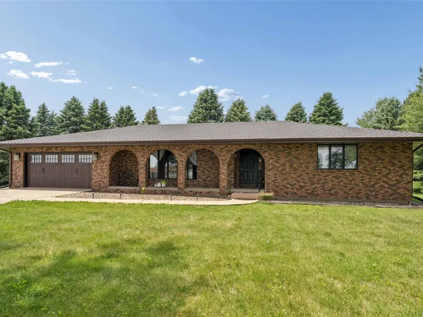 725 40th Ave, Pleasantville, IA 50225