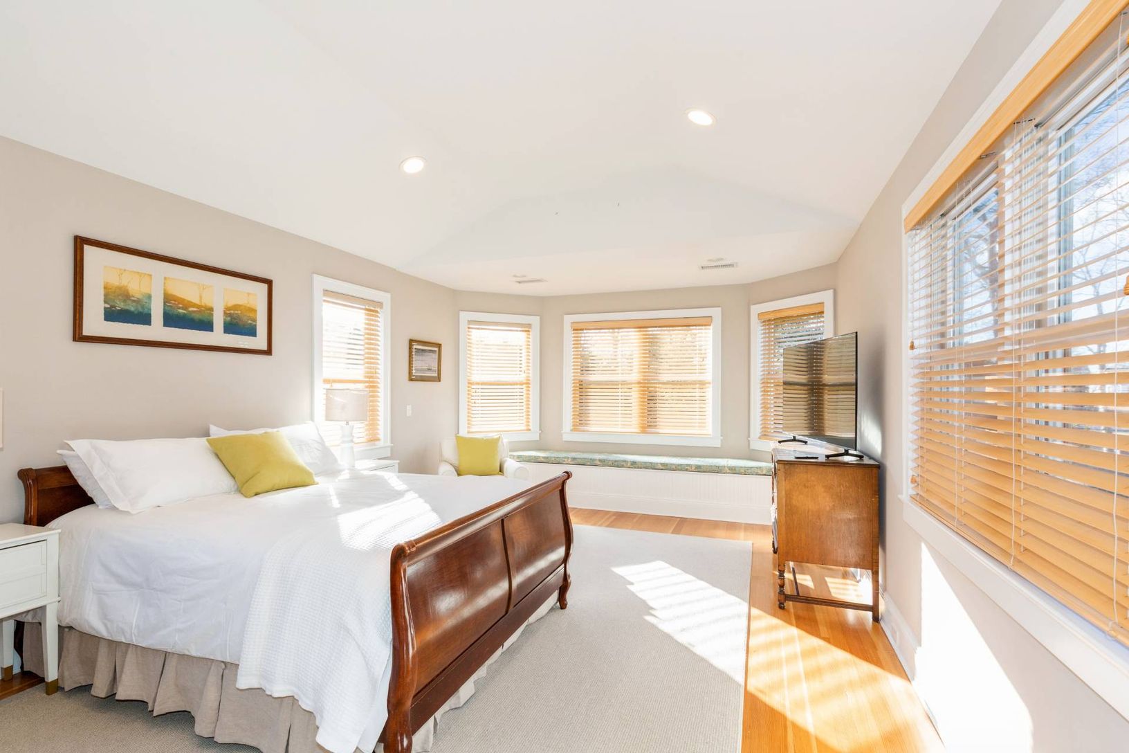  Window Seat Overlooking Pool - Upper Level