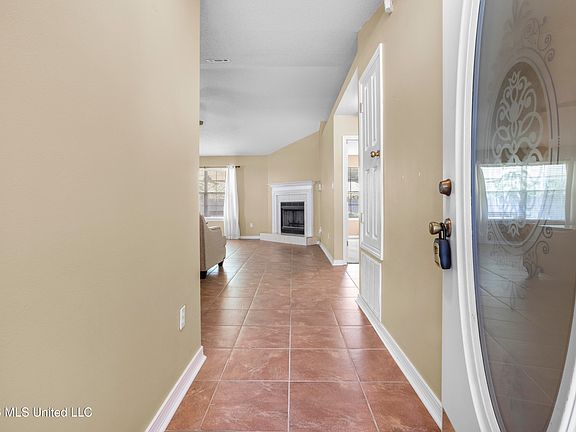 5th image of 1622 Lori Dr