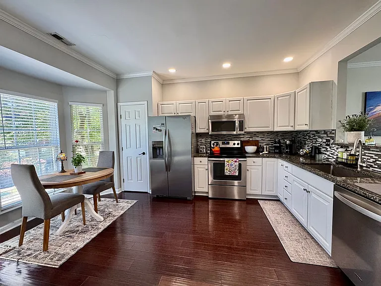 11850 Chelton Ridge Ln — Photo 15