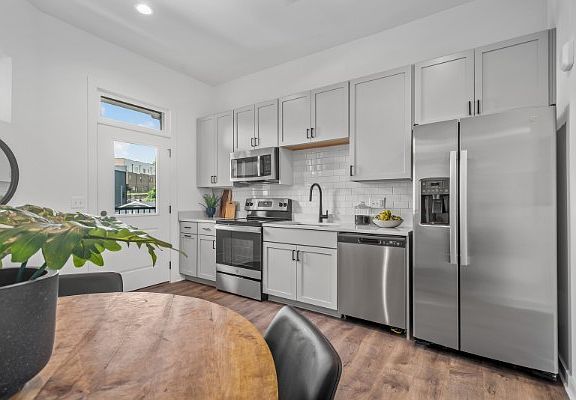 2nd image of 1272 3rd Ave S #205