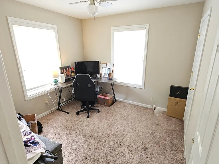 Small BR or office (BR5) ground flr overlooking backyard