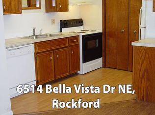6514 Bella Vista Dr NE #B, Rockford, MI 49341