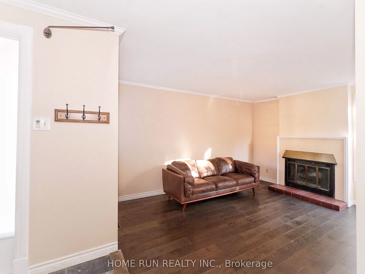 3 bed, $3,000 — Photo 4