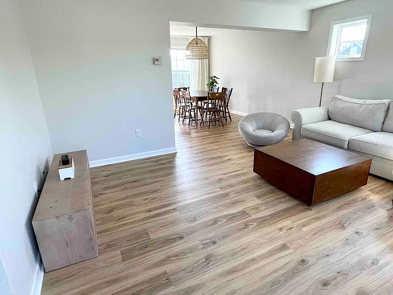 Meadowhawk Ln — Photo 4