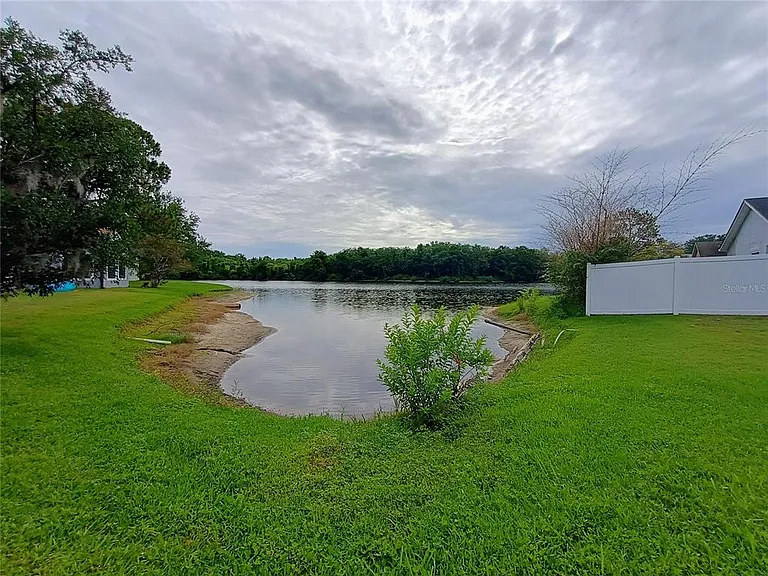 106 Lamplighter Dr — Photo 35