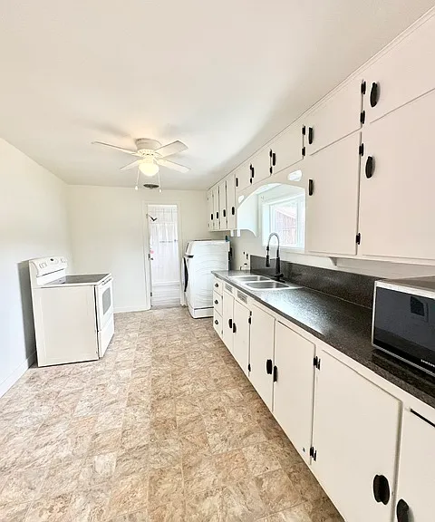 3012 Hollywood Ave NE — Photo 7