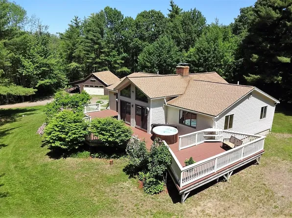 53 Old Center Road, Deerfield, NH 03037