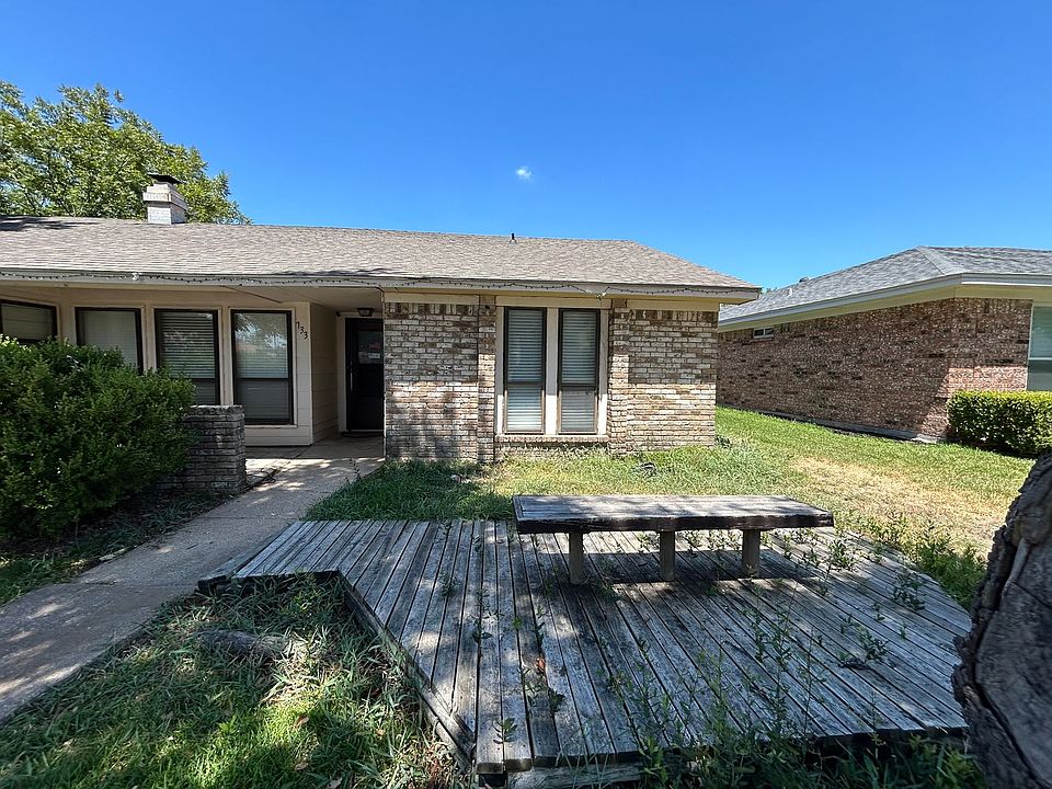 1st image of 733 Maple Glen Dr