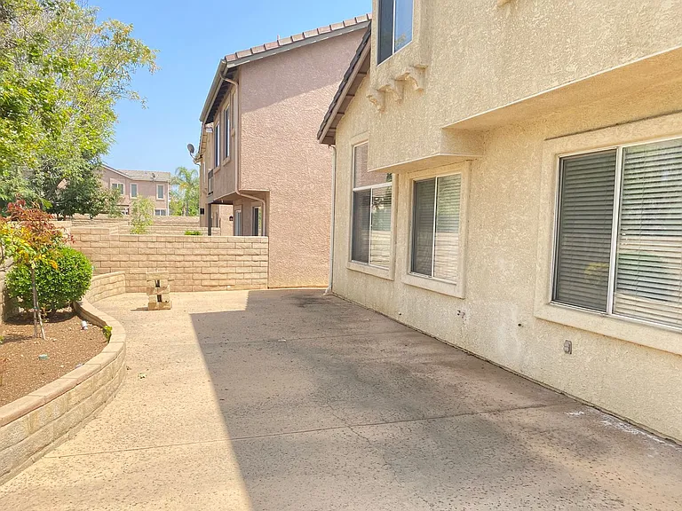 9 Skyflower Ln — Photo 17