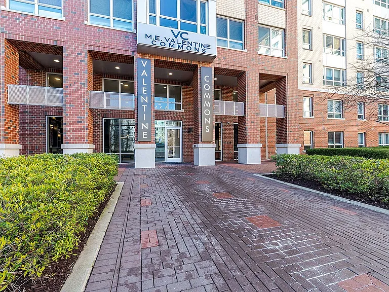 Valentine Commons — Photo 34