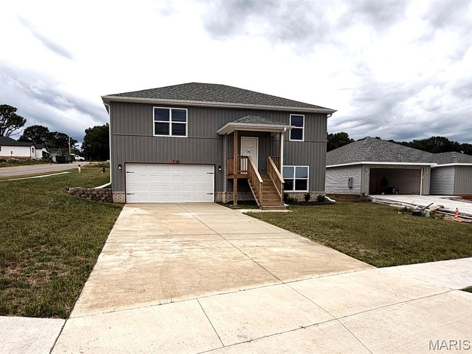 1st image of 815 Shorthorn Ln