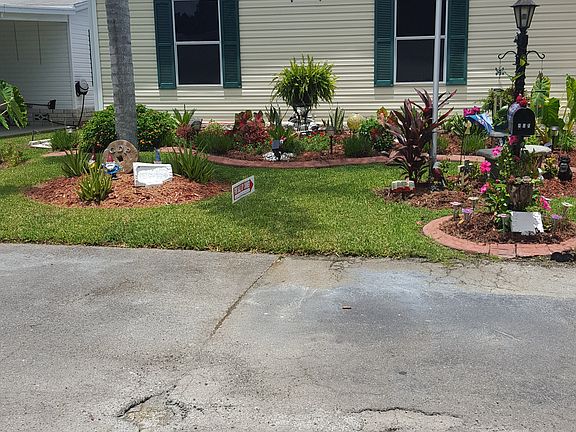 3rd image of 808 Petunia Way