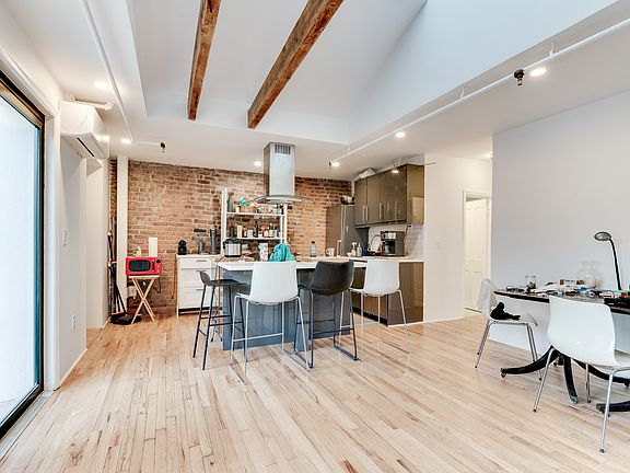 4th image of 155 Wythe Ave Unit 2