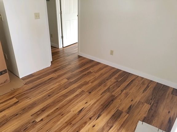 5th image of 115 McCornick St