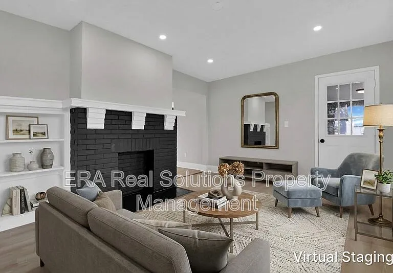 1120 Cole St — Photo 2