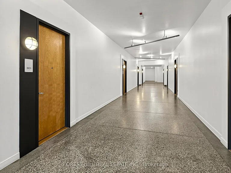 21 Nassau St #301 — Photo 23