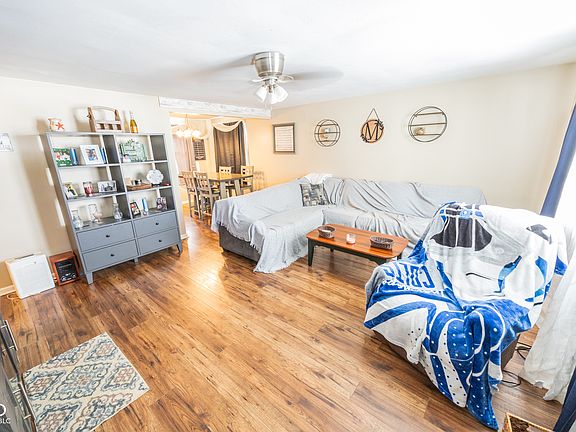 2nd image of 909 North Dr