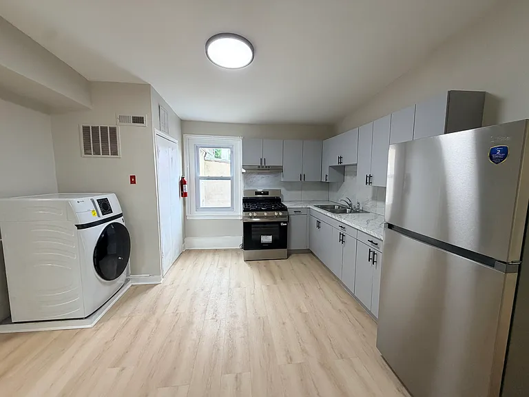 217 Northampton St #4 — Photo 8