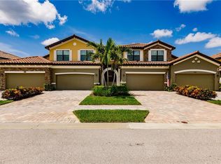 9498 Napoli Ln APT 102, Naples, FL 34113